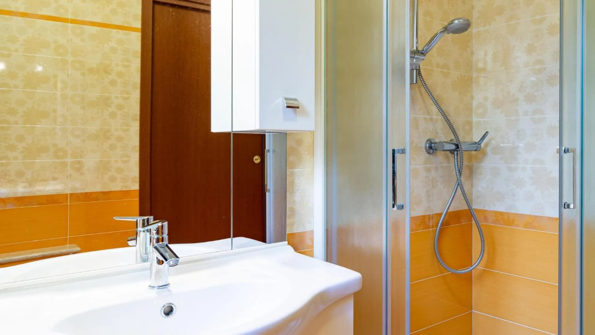 Apartment Raggio Di Sole Apartment B By Interhome Consiglio di Rumo